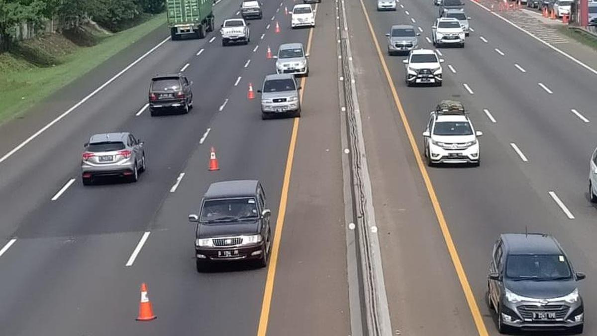 Contraflow di Tol Jakarta-Cikampek Dihentikan, Arus Lalu Lintas Kembali Normal