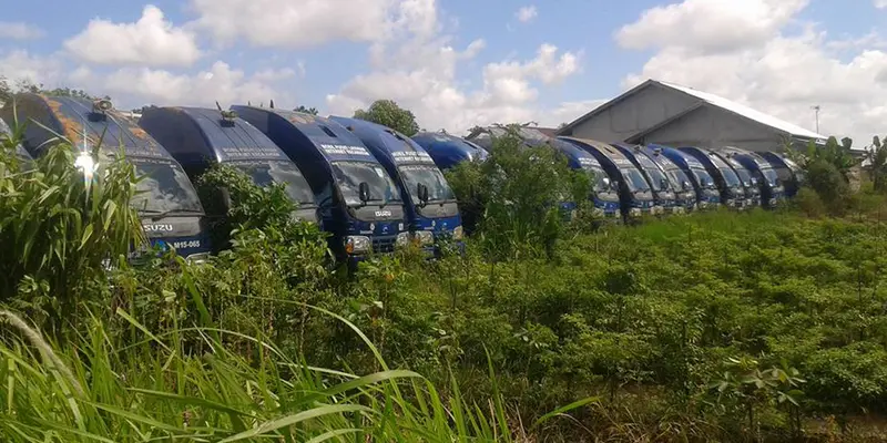 20160520-Ketahuan! Puluhan Mobil Internet Terbengkalai di Tengah Sawah-Kalimantan Barat