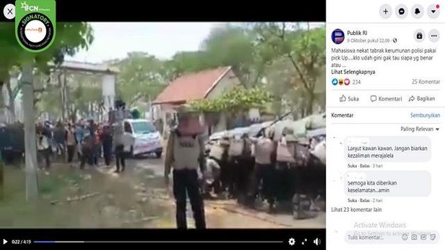 Gambar Tangkapan Layar Video Mobil Pick Up Tabrak Kerumunan Polisi