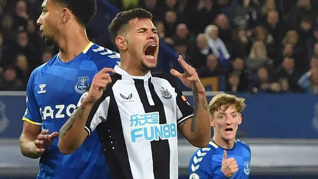 Foto: Kehilangan Satu Pemain, Everton Menang Dramatis atas Newcastle di Laga Lanjutan Liga Inggris