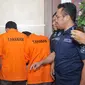 Polda Metro Jaya berhasil membongkar kasus pengemplang pajak daerah, Jakarta, Kamis (17/12/2015). Polisi menyita barang bukti uang senilai Rp45 Juta, 1 mobil, 2 laptop dan 4 ponsel terkait kasus tindak pidana tersebut. (Liputan6.com/Gempur M Surya)