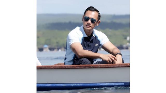 5 Gaya Santai AHY Saat Traveling Ini Keren Abis