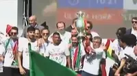  Portugal raih trofi Piala Eropa 2016.