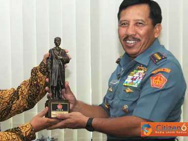 Citizen6, Cilangkap: Panglima TNI menyambut baik pembuatan film tersebut dan siap membantu serta diharapkan dapat bekerjasama dengan Pusjarah TNI. (Pengirim: Badarudin Bakri)