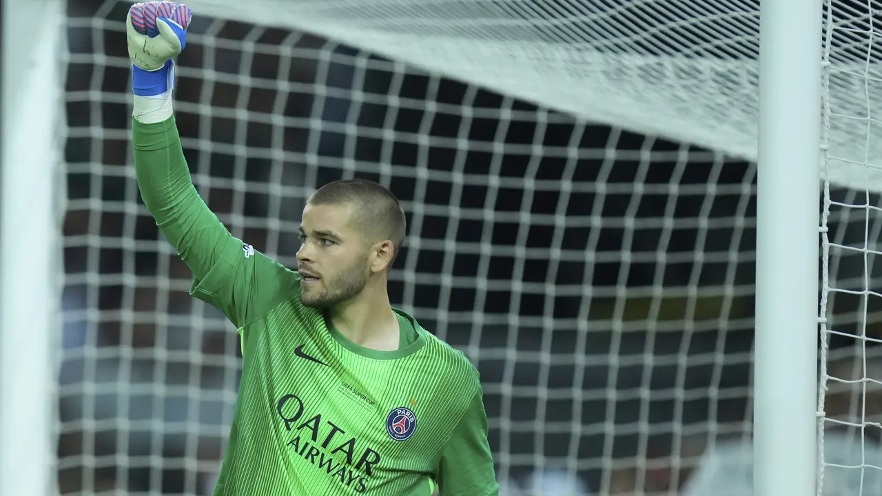 lucas chevalier psg