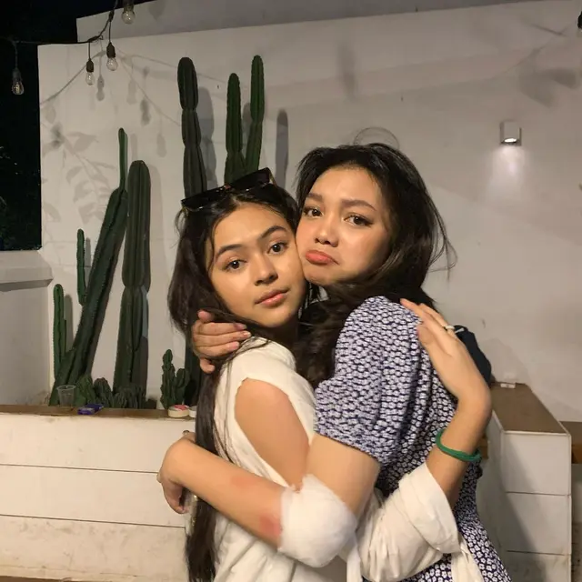 Main Series Bareng, Ini 6 Potret Kebersamaan Naura Ayu dan Dinda Mahira