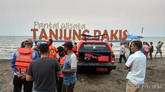 Kurnia Deni (7 th), ditemukan meninggal dunia di Pantai Tanjung Pakis, Karawang. (Foto: Liputan6.com/Abramena)