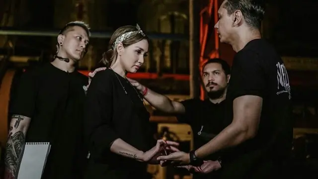 Sara Wijayanto dan Demian Aditya akan menelusuri tempat-tempat misteri