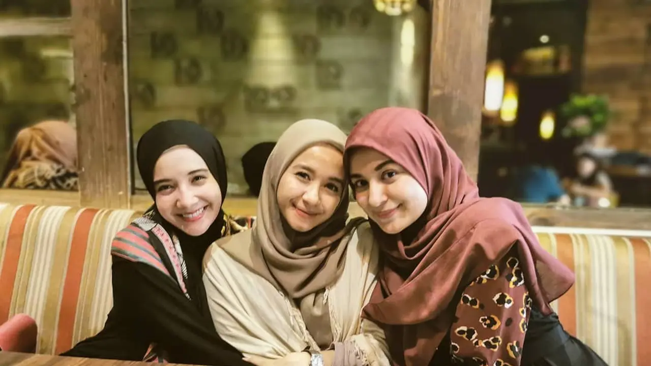 6 Potret Persahabatan Zaskia Sungkar, Shireen Sungkar, dan Laudya Cynthia Bella