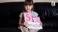 Anak ini mengidap 4 penyakit jantung bawaan. Akibatnya, Ia tidak boleh sama sekali bersedih agar tidak sakit.