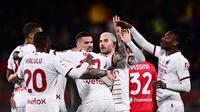 AC Milan meraih kemenangan 1-0 atas Monza pada laga pekan ke-23 Serie A di&nbsp;U-Power Stadium, Minggu (19/2/2023) malam WIB. Gol tunggal kemenangan Milan dicetak&nbsp;Junior Messias. (AFP/Marco BERTORELLO)