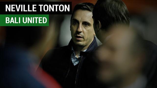 Berita video legenda Manchester United, David Beckham menyukai video yang diunggah mantan rekannya, Gary Neville, saat tonton Bali United.