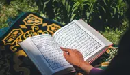 Surat Al Isra Ayat 23 Beserta Arti, Perintah Beribadah dan Birrul Walidain