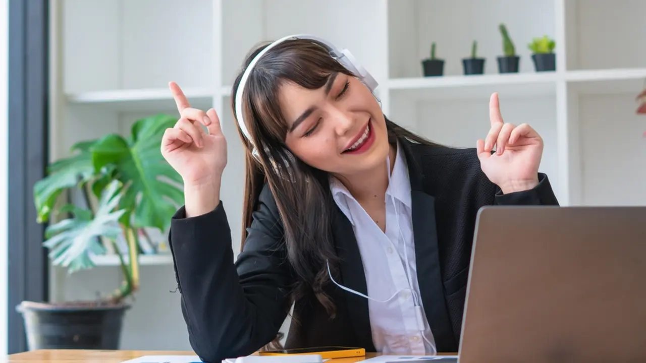 Rekomendasi 5 Lagu yang Bikin Semangat Menjalani Aktivitas di Pagi Hari