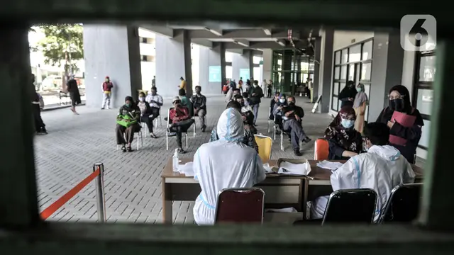 Rapid Test Covid-19 di Stadion Patriot Candrabhaga