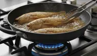 7 Cara agar Ikan Tidak Menempel di Wajan saat Digoreng, Hasilnya Utuh dan Renyah