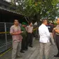 Seorang wanita muda tewas ditembak komplotan pencuri sepeda motor di rumahnya, Perum Bugel Indah Blok B6/14 RT 002/10, Kelurahan Bugel, Kecamatan Karawaci Kota Tangerang. (Liputan6.com/Pramita)