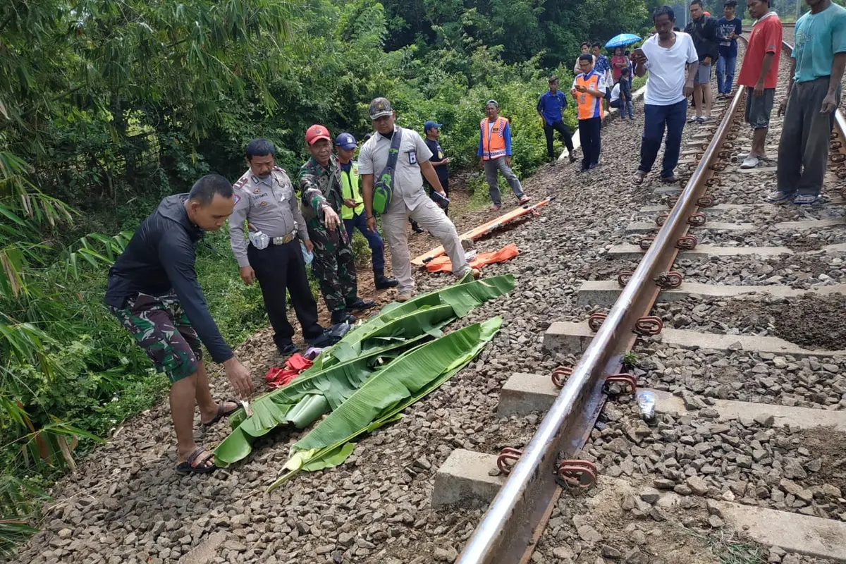Warga Geger Temukan Kepala Wanita di Pinggir Rel
