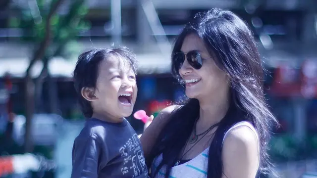 Potret Raihaanun dan Teddy Soeriaatmadja Cerai Usai Membina Rumah Tangga Selama 16 Tahun. Diduga Salah Satunya Penyebab Teddy Soeriaatmadja Mengajukan Talak Cerai Lantaran  Raihaanun yang Ketahuan Selingkuh Lebih dari Sekali (Liputan6.com/IG/@raihaanun)