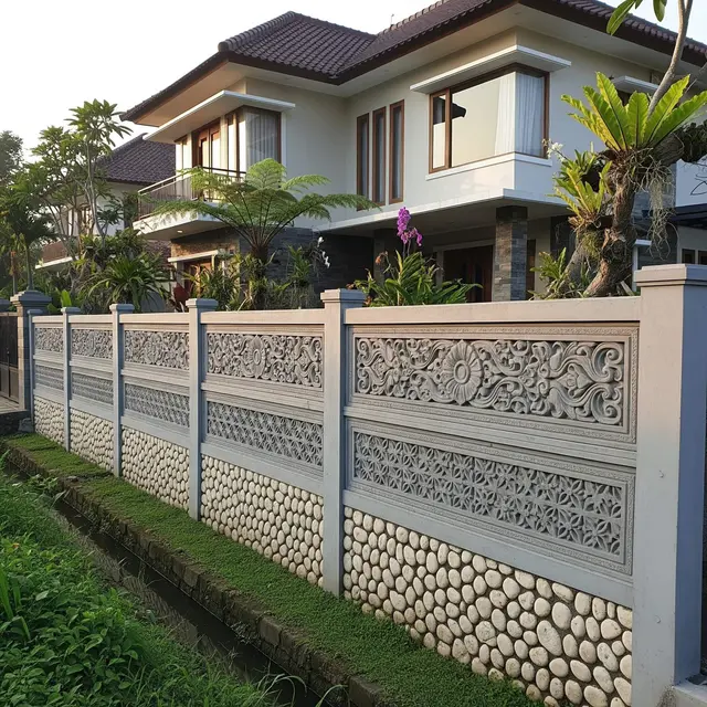 Desain Pagar Rumah Depan yang Menghalangi Akses Ular dari Selokan