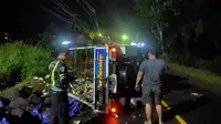 Sopir Laporkan Aksi Panjarahan Durian Saat Mobil Pikapnya Terguling di Way Kanan