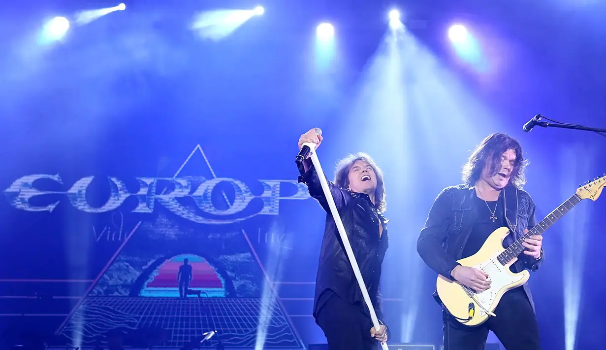 Meski tak banyak yang hafal lagu-lagu band Europe, namun tak mengurangi antusiasme mereka. (Bambang E. Ros/Bintang.com)