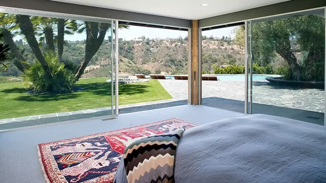 [Bintang] Adam Levine