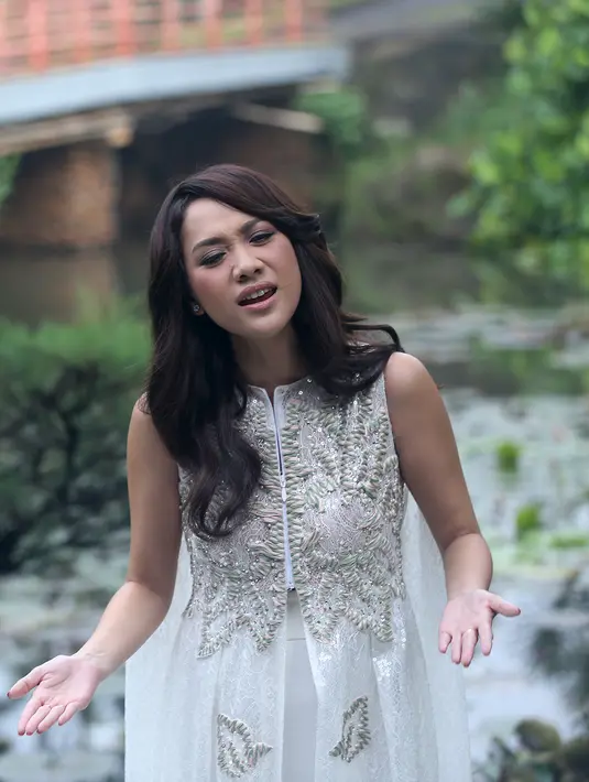 BCL tengah sibuk menjalani proses pembuatan video clip untuk Ost 3 Srikandi. (Andy Masela/Bintang.com)