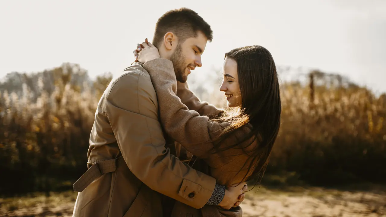 pasangan cinta