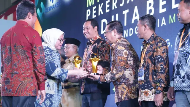 Peringatan Hari Migran Sedunia, Ida Fauziyah: Pemerintah Berkomitmen Lindungi PMI