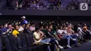 <p>Penonton menanti dimulainya acara Jakarta International Comedy Festival 2023 (JiComFest23) di Tennis Indoor, Kompleks Gelora Bung Karno, Jakarta, Jumat (15/12/2023). (Liputan6.com/Herman Zakharia)</p>