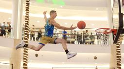 Kota Kasablanka bersama Indonesia Basketball League (IBL) dan Foot Locker akan menemani liburan sekolah dengan menghadirkan Indonesia Slamdunk Festival pada 23 Juni hingga 16 Juli 2023. (Bola.com/M Iqbal Ichsan)