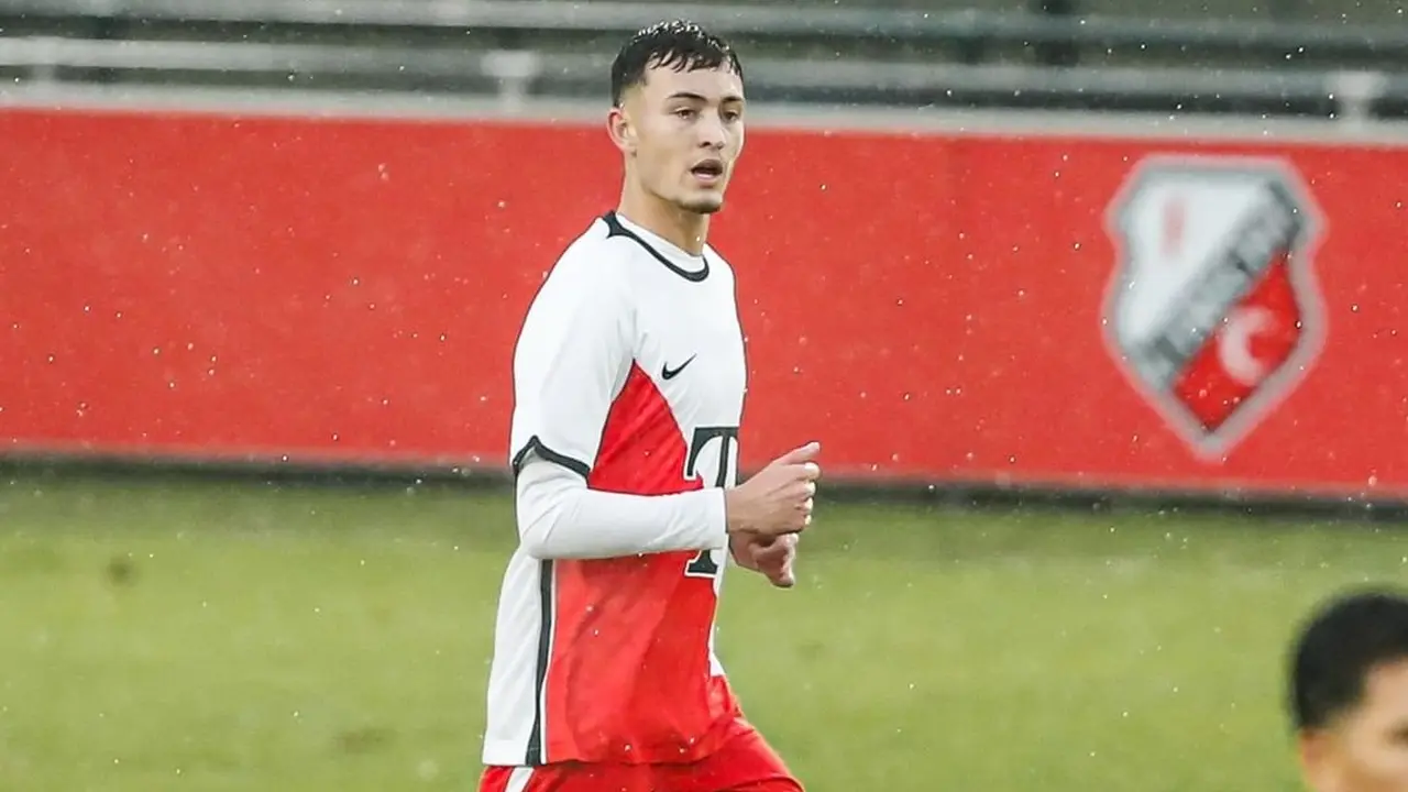 Calon pemain naturalisasi Timnas Indonesia U-20, Ivar Jenner dipromosikan ke tim utama FC Utrecht.