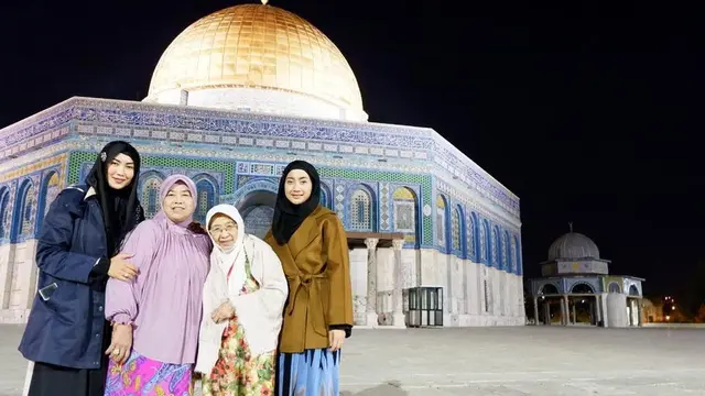 Ibu Desy Ratnasari Meninggal Dunia