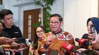 Gubernur DKI Jakarta Pramono Anung menggelar open house Idul Fitri 1446 Hijiriah di rumah dinas kawasan Taman Suropati, Jakarta Pusat. (Liputan6.com/Ika Defianti)