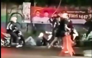 Tangkapan layar video adu bacok anak-anak di bawah umur di Cimahi. (Liputan6.com/ Dok Ist)