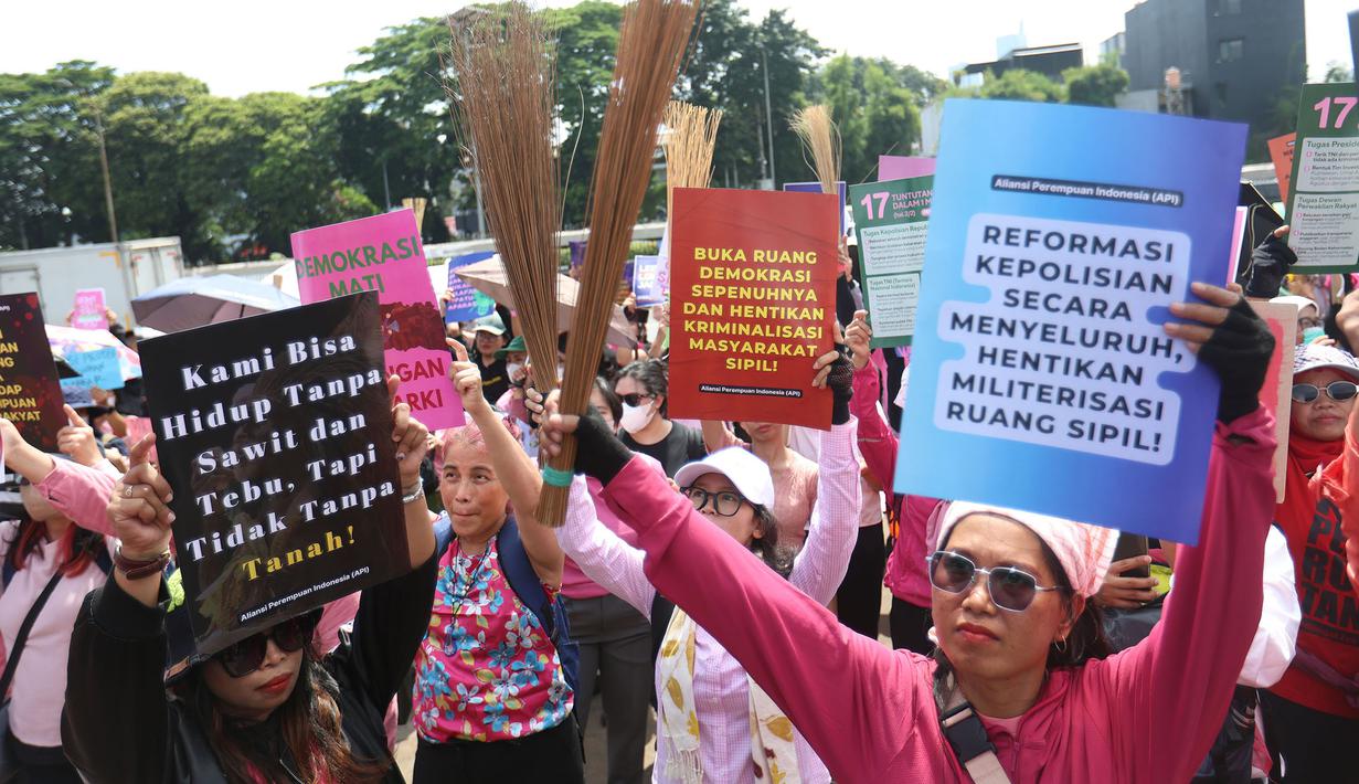 Unjuk rasa yang dilakukan bertajuk “Perempuan Melawan Kekerasan Negara”. (Kapanlagi.com/Budy Santoso)