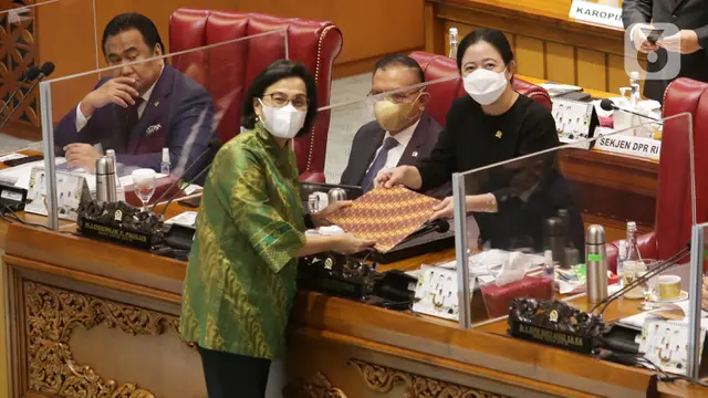 Menkeu Sri Mulyani Rapat Paripurna dengan DPR