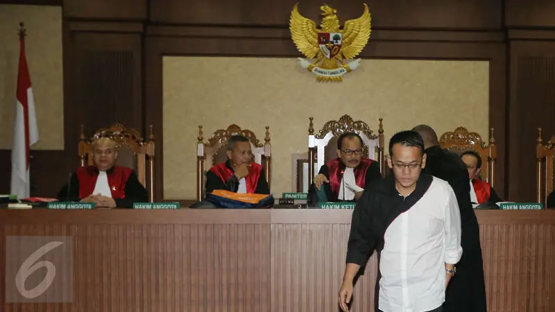 Suami Inneke Koesherawati Jalani Sidang Dakwaan Perdana 