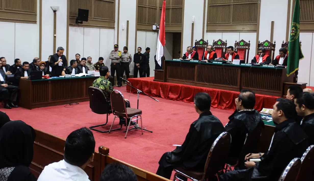 Suasana sidang lanjutan kasus dugaan penistaan agama dengan terdakwa Basuki Tjahaja Purnama atau Ahok di Auditorium Kementerian Pertanian, Jakarta, Kamis (20/4). Sidang ke-20 ini beragenda pembacaan tuntutan dari jaksa (Liputan6.com/Pool/Muhammad Adimaja)