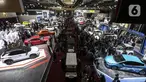 Suasana pameran otomotif Indonesia International Motor Show (IIMS) Hybrid 2022 di JIEXPO, Kemayoran Jakarta Pusat, Kamis (31/3/2022). Pameran yang resmi dibuka hari ini digelar selama dua pekan ke depan. (Liputan6.com/Johan Tallo)