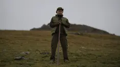 Presiden Rusia, Vladimir Putin berpose ketika menghabiskan waktu di kawasan hutan pegunungan Siberia, pada 6 Oktober 2019. Kremlin merilis gambar Presiden Vladimir Putin saat merayakan hari ulang tahun ke-67 pada Senin (7/10/219). (Alexey DRUZHININ / Sputnik / AFP)
