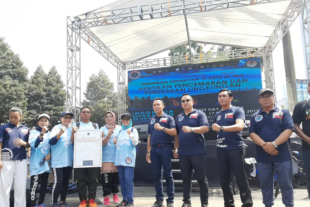 Kementerian Lingkungan Hidup dan Kehutanan (KLHK) Menggelar Kampanye Pentingnnya Menjaga Ekosistem Laut di kawasan Car Free Day (CFD), Senayan, Jakarta, Minggu (17/11/2019). (Foto: Yopi Makdori/Liputan6.com)