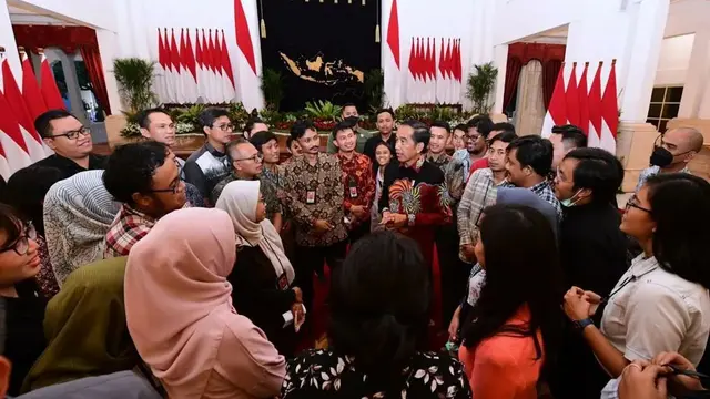 Jokowi Kenakan Batik Madura Jadi Sorotan Saat Makan Bareng Wartawan