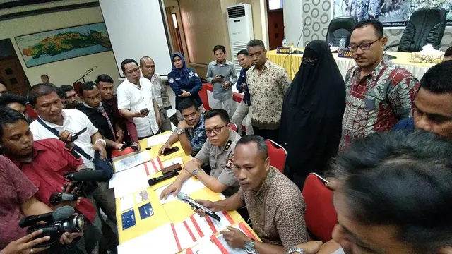 Polda Gorontalo menggelar konferensi pers kasus penipuan ibadah umroh. (Foto: Liputan6.com/Arfandi Ibrahim)