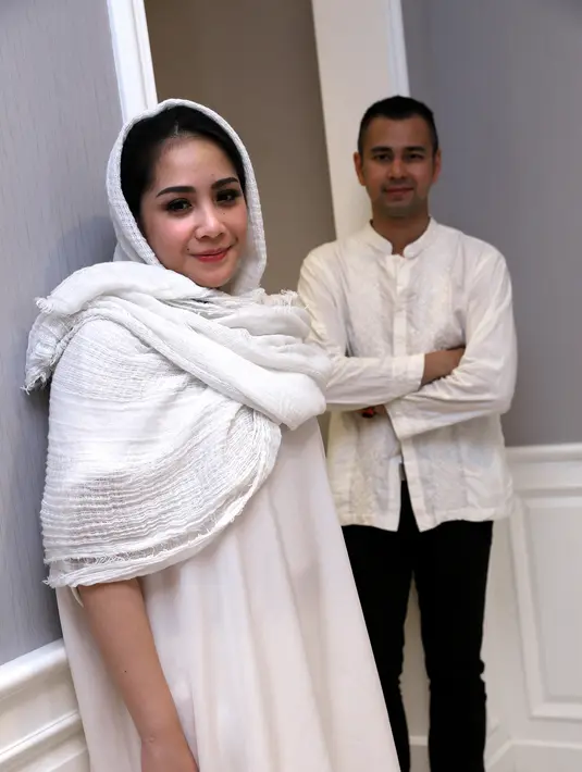Kalau di dalam kamar, gaya Raffi dan Nagita sudah seperti anak band ya? (Foto: Galih W Satria)