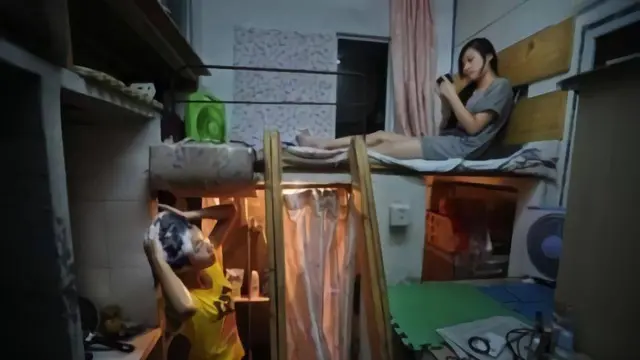 8 Potret Kamar Kos Nyeleneh, Ukurannya Ada yang Sempit Banget