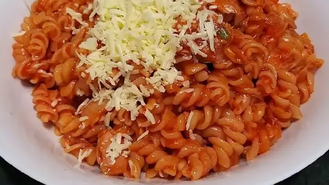 Resep makaroni tuna pedas. (dok. Cookpad @mia25)