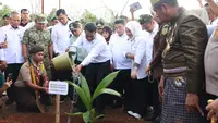 Mentan Amran Temukan Kejanggalan Program Bibit Kelapa, Ancam Pecat Pelaku