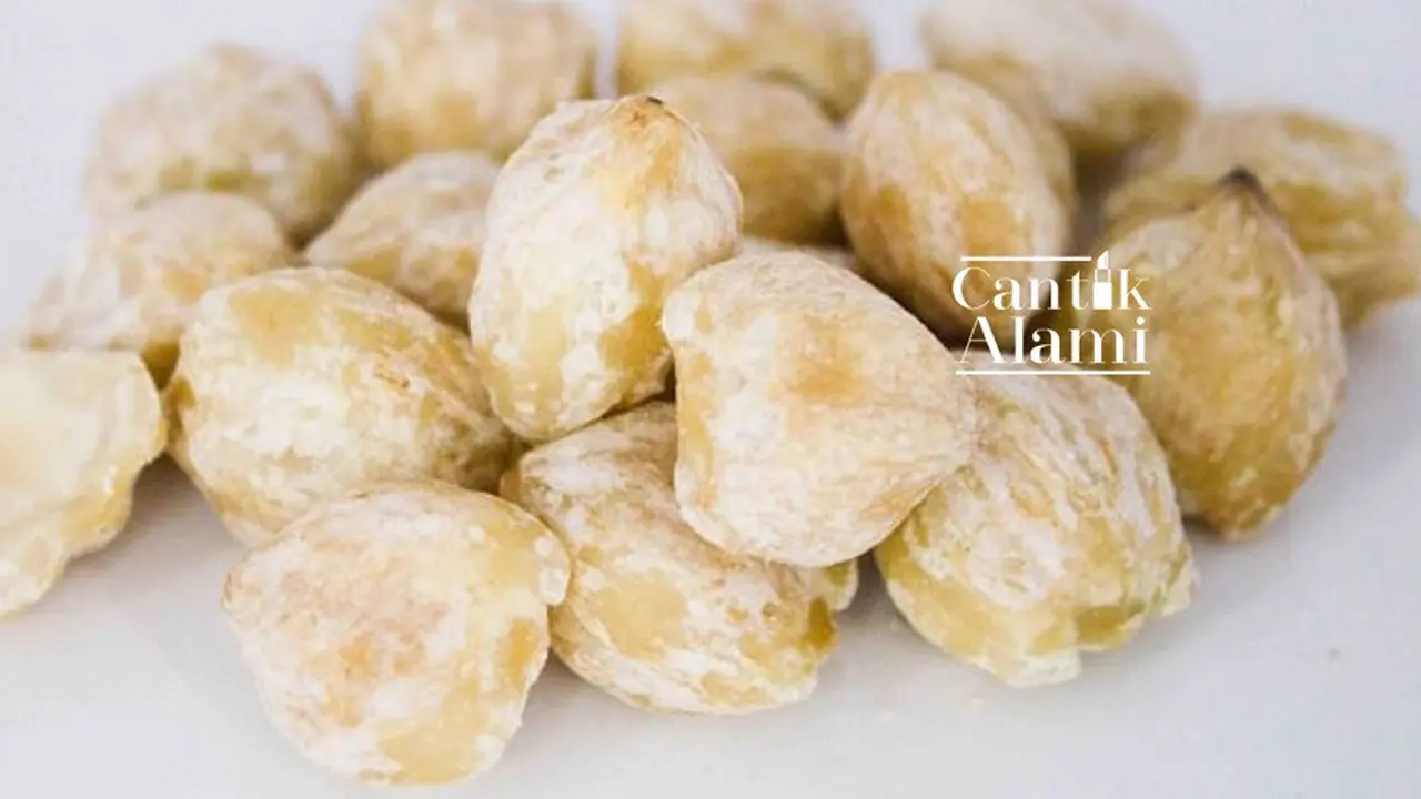 Cantik Alami: Selain Menebalkan Alis, Ini Manfaat Minyak Kemiri untuk Wajah